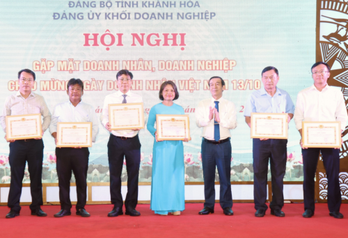 Đảng ủy Khối Doanh nghiệp tỉnh Khánh Hòa tổ chức gặp mặt doanh nhân, doanh nghiệp nhân ngày Doanh nhân Việt Nam 13-10