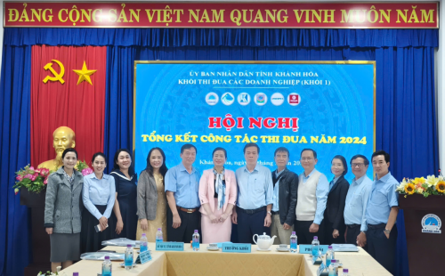 Chụp hình lưu niệm tại Hội nghị