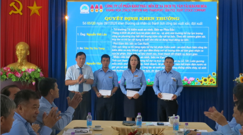 Biểu dương khen thưởng 03 cá nhân có thành tích xuất sắc, đột xuất trong đợt thi đua 06 tháng đầu năm 2026